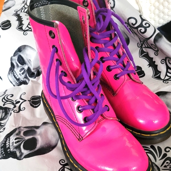 Woman size 7us/=uk - Picture 1 of 5